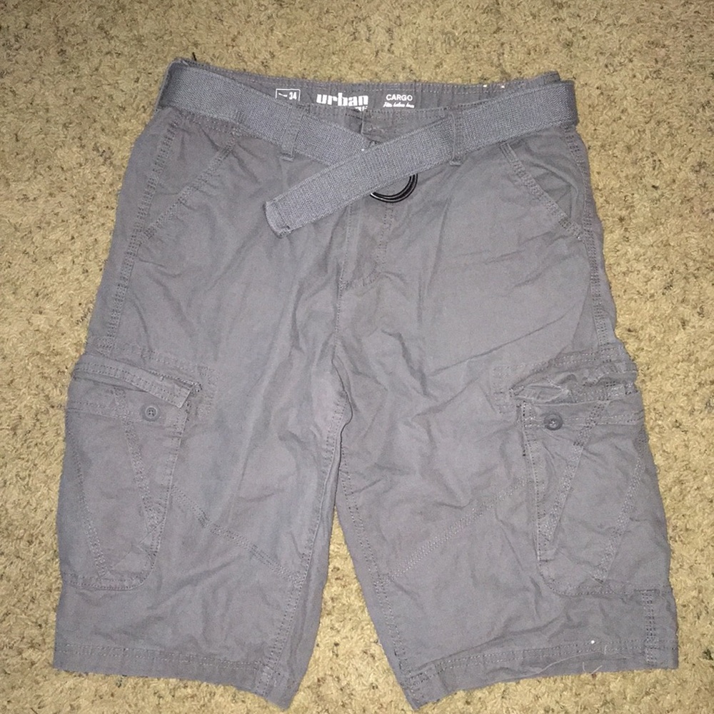 Men’s grey cargo shorts